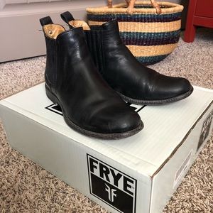 Frye Phillip Chelsea boot